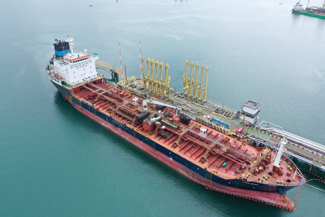 Acelen e Bunker One formam parceria para abastecimento de navios no Porto do Itaqui