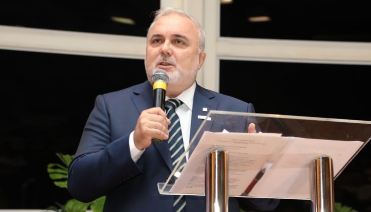 “É nessas horas que se deve dar valor à autossuficiência em petróleo”