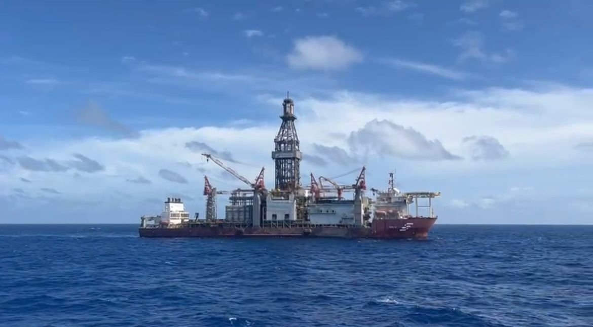 Navio-sonda que fará a perfuração na Bacia Potiguar, na Margem Equatorial Brasileira, chega ao Rio Grande do Norte